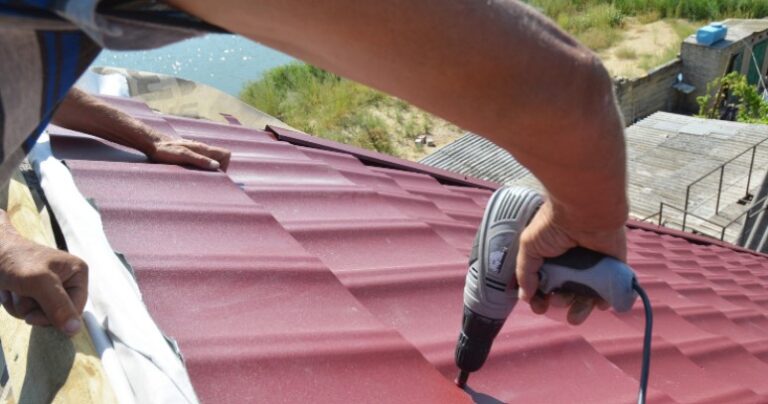 5 ATTRIBUTES TO LOOK FOR IN A ROOFING CONTRACTOR